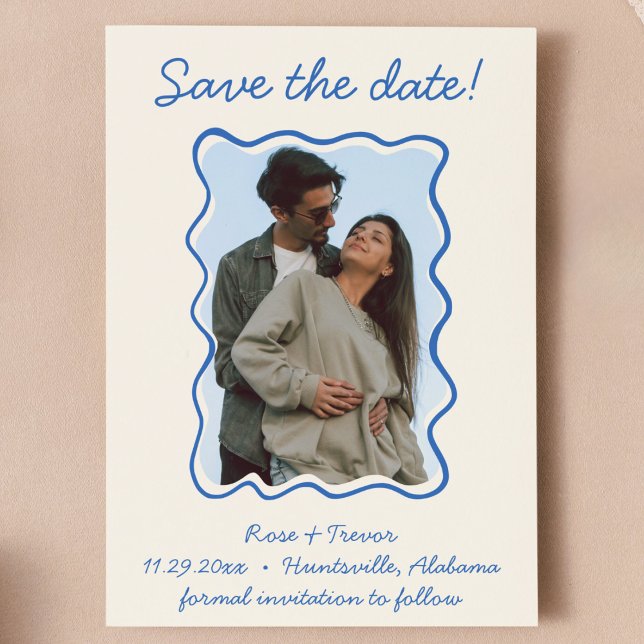 Invitation Bordure bleue Tirée main vague Enregistrer la date (blue and cream quirky whimsical hand drawn wavy border save the date with QR code on back modern)