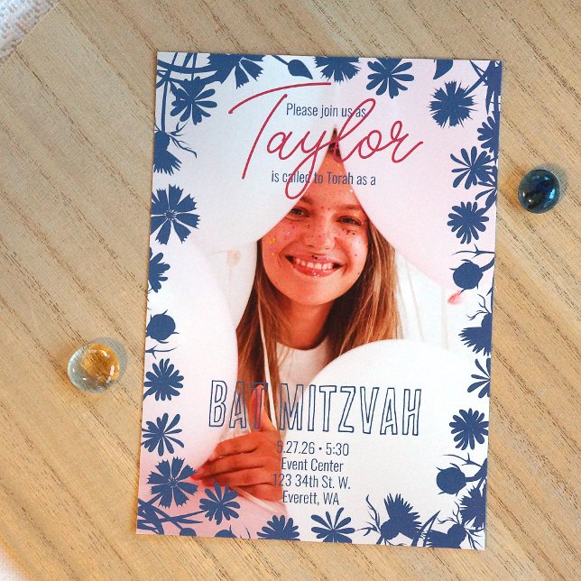 Invitation Bordure de fleurs sauvages bleues, Bat mitzvah mau (Botanical blue flowers, pink script writing Bat Mitzvah photo invitation)