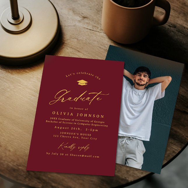 Invitation Bourgogne Or Calligraphie Moderne Photo Remise de  (Burgundy Gold Modern Calligraphy Photo Graduation Invitation)