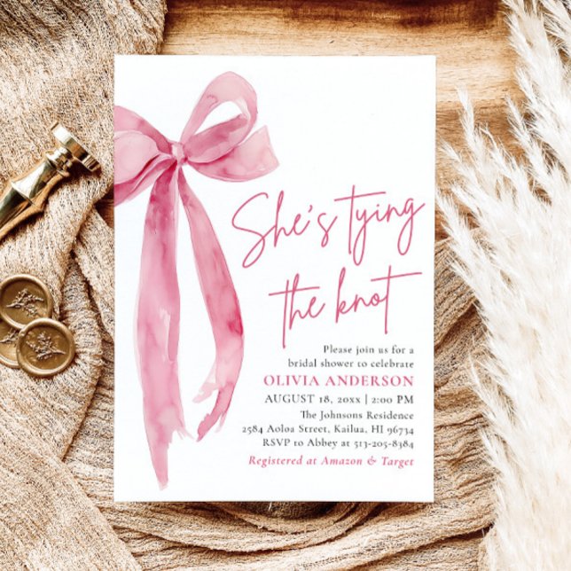 Invitation Bow rose vif Elle noue la Fête des mariées de noeu (Watercolor Blush Pink Bow Coquette She's Tying the Knot Bridal Shower Invitation)