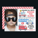 Invitation Boys Watercolor Photo Transport 1er anniversaire<br><div class="desc">Boys Watercolor Photo Transport 1er Anniversaire Invitation

Jolie invitation de transport aquarelle photo d'anniversaire avec un moteur d'incendie,  voiture de police bleue et moteur d'incendie. Peut être utilisé pour n'importe quel âge.</div>