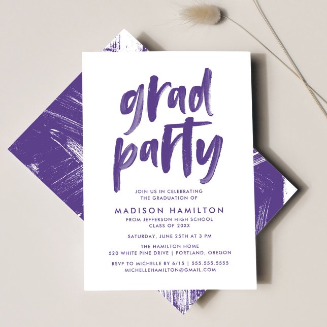 Invitation Brosse moderne Script Purple Graduation Party (Créateur téléchargé)
