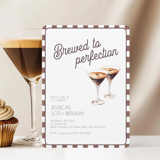 Invitation Brown brassé Espresso Martini 30e fête d'anniversa (Brown Brewed Espresso Martini 30th Birthday Party Invitation)