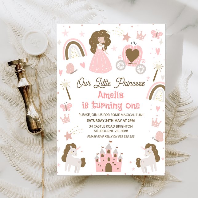 Invitation Brown rose moderne Notre petite princesse 1er anni (Our little princess 1st birthday invitation with carriage, unicorn, castle and rainbow.  Fairytale)
