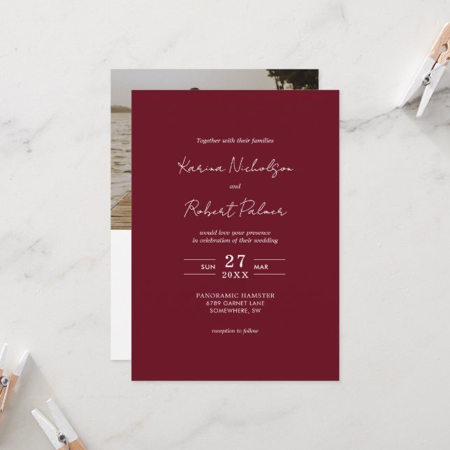 Invitation Budget Burgundy Photo QR Code RSVP Mariage (Devant/Arrière en situation)