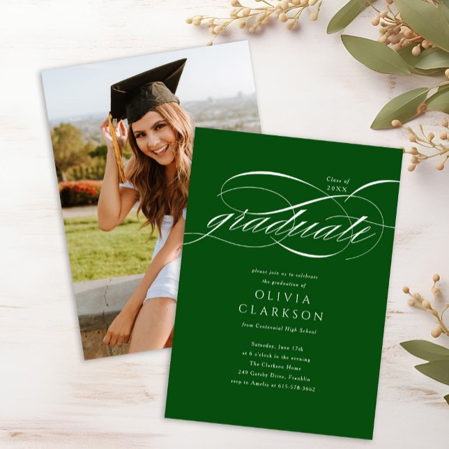 Invitation Budget Green Élégant Script Photo Graduation Party (Créateur téléchargé)