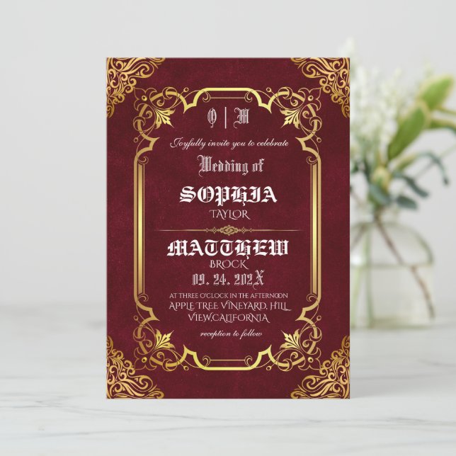 Invitation Burgundy Royal Medieval Gold Wedding (Debout devant)