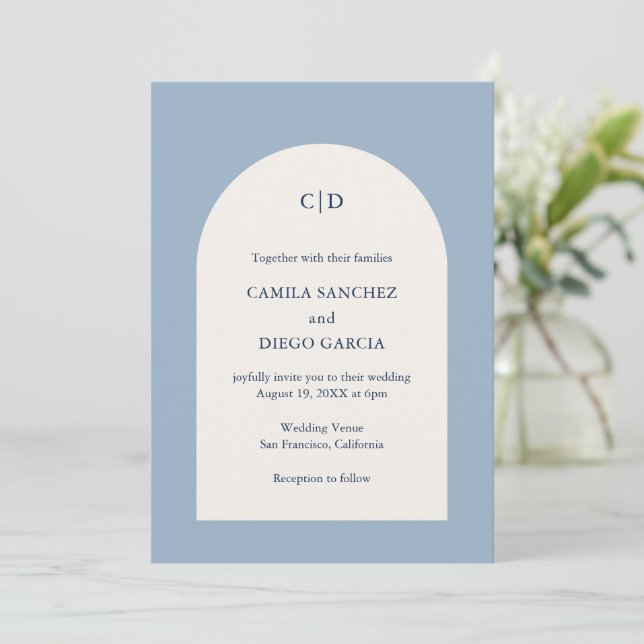 Invitation Camila Dusty Blue Arch Mariage moderne (Debout devant)