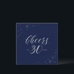 Invitation Carrée Fête 30 ans Bleu Marine Argent<br><div class="desc">Célébrons votre jour spécial avec cette invitation élégante pour une fête de 30 ans. Ce design présente une typographie argentée chic "À 30 ans, à votre santé" et des graphiques scintillants sur un fond bleu marine foncé. Vous pouvez personnaliser le texte et la couleur de fond. Des invitations et des...</div>