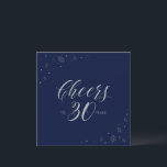 Invitation Carrée Fête 30 ans Bleu Marine Argent<br><div class="desc">Célébrons votre jour spécial avec cette invitation élégante pour une fête de 30 ans. Ce design présente une typographie argentée chic "À 30 ans, à votre santé" et des graphiques scintillants sur un fond bleu marine foncé. Vous pouvez personnaliser le texte et la couleur de fond. Des invitations et des...</div>
