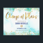 Invitation Carte Postale Aquarelle bleue bat mitzvah reportée Parties scint<br><div class="desc">Assurez-vous que tous vos amis et parents pourront encore célébrer le Bat mitzvah d’étape de votre fille, quelles que soient les circonstances imprévues dans le monde. Envoyez cette fausse feuille d'or brillant, moderne, étincelante, des points de parties scintillant et un script de typographie contre un arrière - plan d'aquarelle bleu...</div>