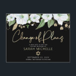 Invitation Carte Postale Bat mitzvah Black Gold Script Floral Aquarelle<br><div class="desc">Assurez-vous que tous vos amis et parents pourront encore célébrer le Bat mitzvah d’étape de votre fille, quelles que soient les circonstances imprévues dans le monde. Envoyez cette carte postale chic et personnalisée "Changement de plan". Une aquarelle florale chic, étonnante, blanche et dorée parties scintillant avec typographie de script de...</div>