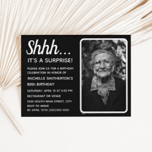Invitation Carte Postale Black White Femme surprise 80e anniversaire Photo