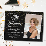 Invitation Carte Postale Elegant 50 et Fabulous Black Gold Parties scintill<br><div class="desc">Famille Invitation et amis à une fête de 50ème anniversaire avec cette invitation élégante et élégante. Il présente une parties scintillant dorée sur un arrière - plan noir et une typographie élégante. Vous pouvez facilement remplacer la photo par une de vos propres et customiser les détails.</div>