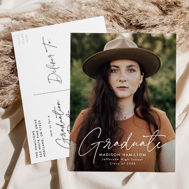 Invitation Carte Postale Fête de graduation de la photo de script blanc mod (Créateur téléchargé)