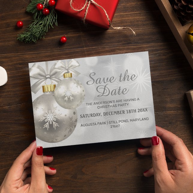 Invitation Carte Postale Fête de Noël argent et blanc Bauble | Enregistrer  (Créateur téléchargé)