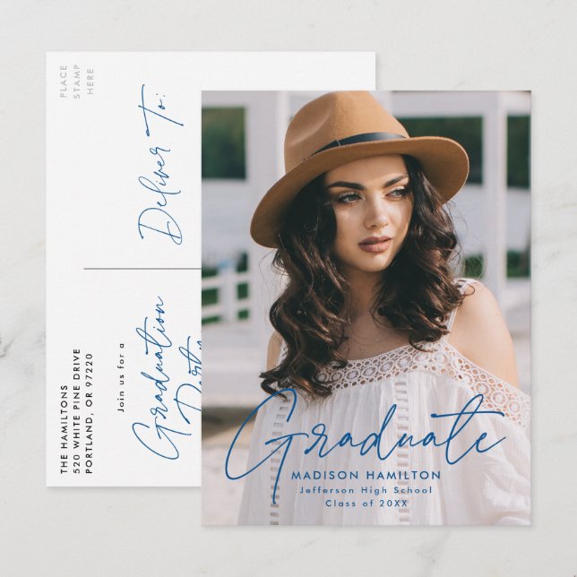 Invitation Carte Postale Modern Blue Script Photo Graduation Party (Devant / Derrière)