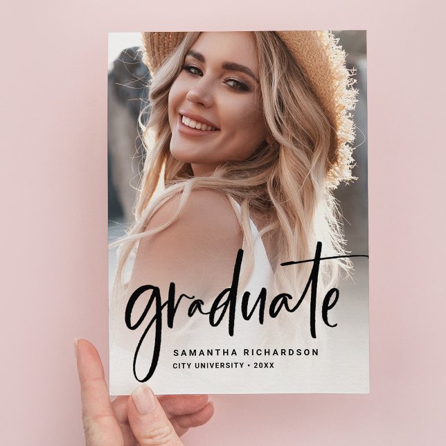 Invitation Carte Postale Noir de script décontracté | Deux Fête de Diplôme  (Créateur téléchargé)