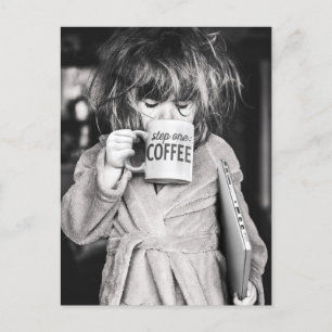 Invitation Carte Postale Petite fille boit du café