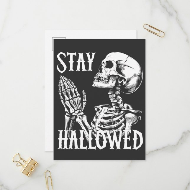 Invitation Carte Postale Restez Hallow Prière Skeleton Halloween (Devant/Arrière en situation)