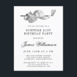 Invitation Carte Postale SURPRISE Party 21st Birthday Golf Theme<br><div class="desc">Elégante invitation d'anniversaire en noir et blanc pour un golfeur. Le top de l'invitation est décoré d'accessoires de golf - un club de golf, balle de golf, casquette et gants. L'aquarelle crée une esthétique traditionnelle et classique. Parfait pour un bain d'anniversaire au club ou un jardin barbecue. Tout le texte...</div>