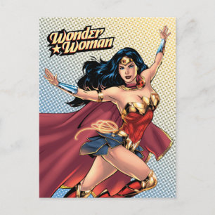 Invitation Carte Postale Wonder Woman Portant Cape
