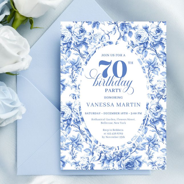 Invitation Carton d'invitation chic à fleurs bleu marine pour (Navy Blue Floral Chic 70th Birthday Invitation)