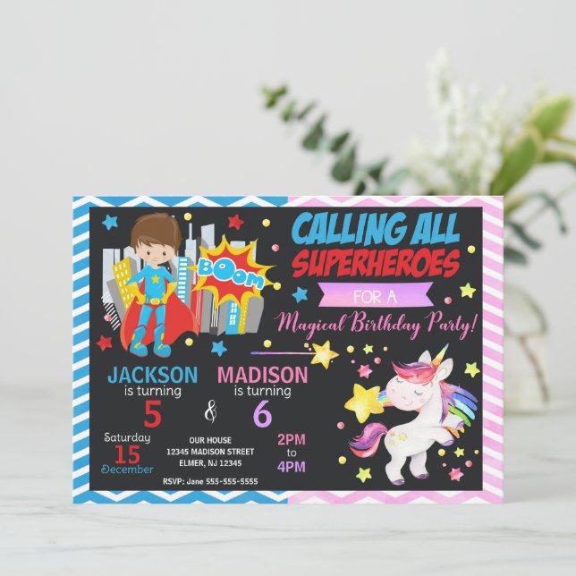 Invitation Carton d'invitation d'anniversaire commun de super (Debout devant)