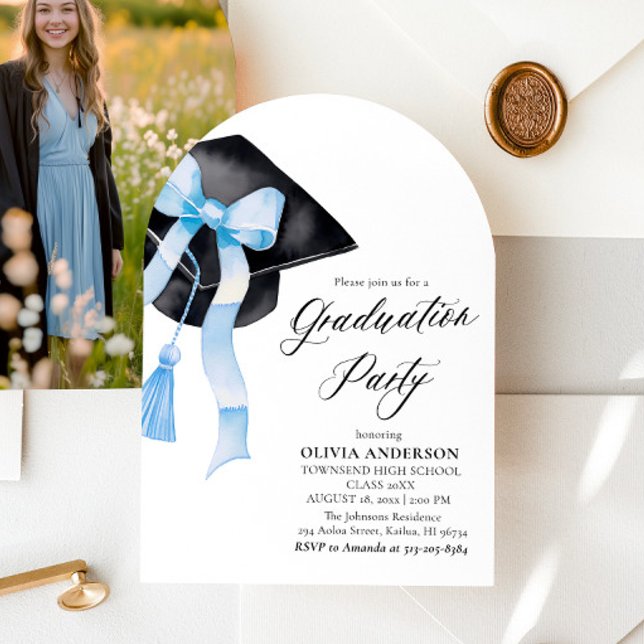 Invitation Casquette de graduation moderne tendance Bleu Bow  (Créateur téléchargé)