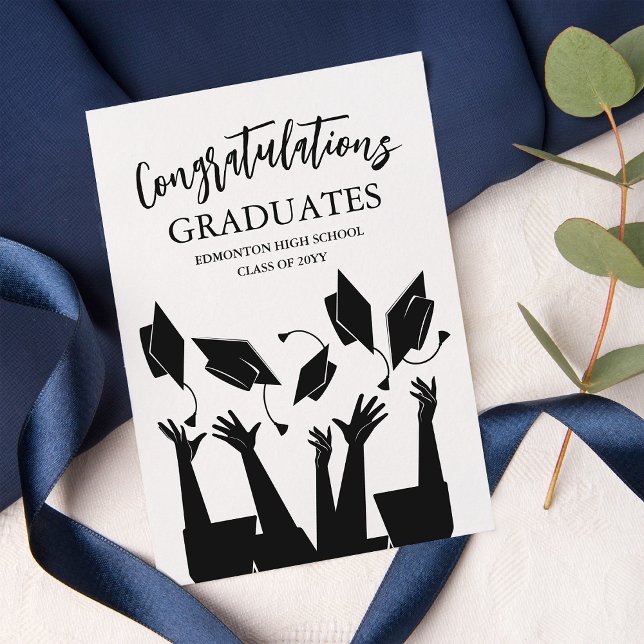 Invitation Casquette de script moderne Toss White Graduation  (Créateur téléchargé)