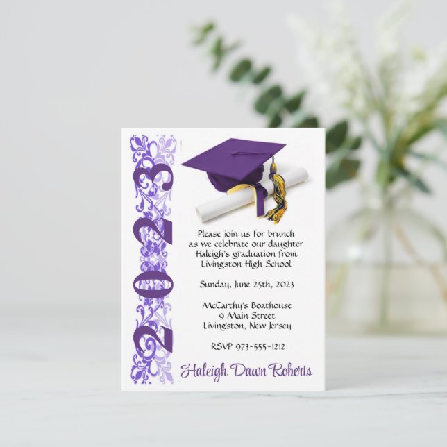 Invitation Casquette & Diplôme, Purple & Gold Graduation (Debout devant)
