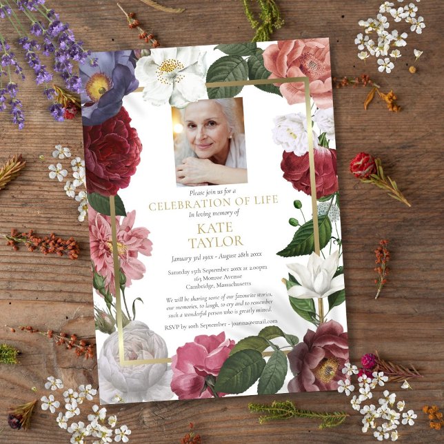 Invitation Célébration de vie funéraire florale de roses Phot (Roses Floral Funeral Photo Celebration of Life Invitation)