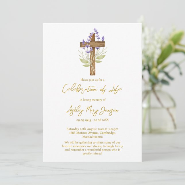 Invitation Célébration de vie funéraire Lavender Cross (Debout devant)