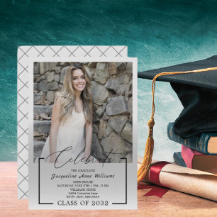 Invitation Célébrer la classe de diplômés de la photo gris et