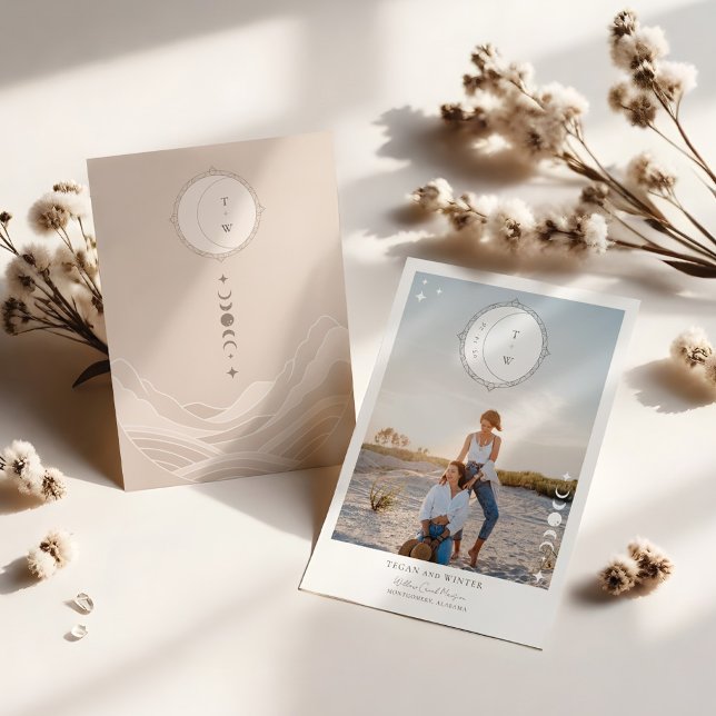 Invitation Céleste Lune Étoiles Monogramme Enregistrer La Dat (Celestial Moon Stars Monogram Save The Date Photo Invitation)