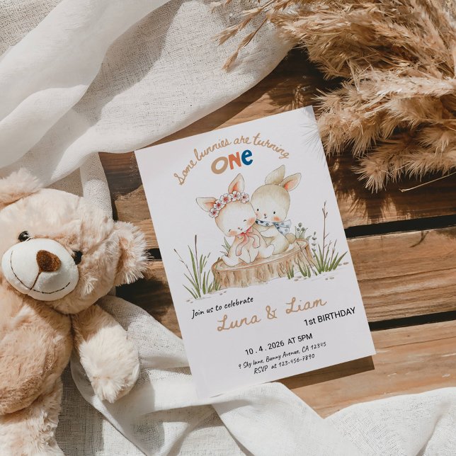 Invitation Certains lapins fêtent leur premier anniversaire J (Créateur téléchargé)