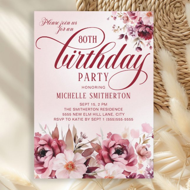 Invitation Chic Burgundy Rose Fleur Glam 80e Anniversaire (Elegant burgundy and pink watercolor floral 80th birthday party invitation)