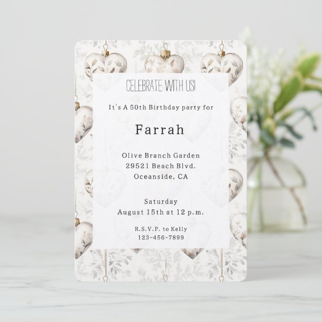 Invitation Chic Crème Grise Coeurs Ornements Anniversaire   (Debout devant)