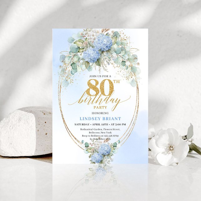 Invitation Chic Dusty Blue Floral Gold pour les 80 (Chic Dusty Blue Floral Gold 80th Birthday Invite)