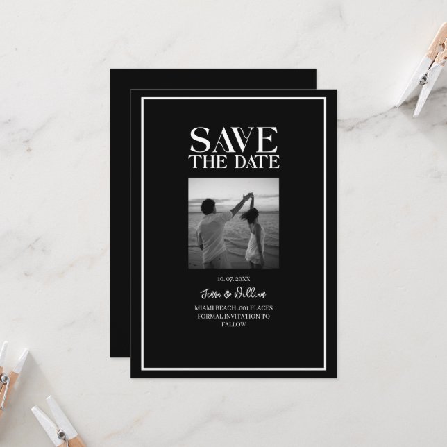 Invitation Chic Magazine Style Enregistrez la Date (Devant/Arrière en situation)