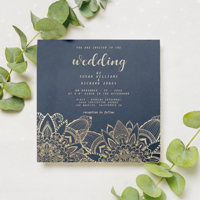 Invitation Chic Marine bleu or script mariage de mandala flor (Chic Navy blue gold script floral mandala wedding)
