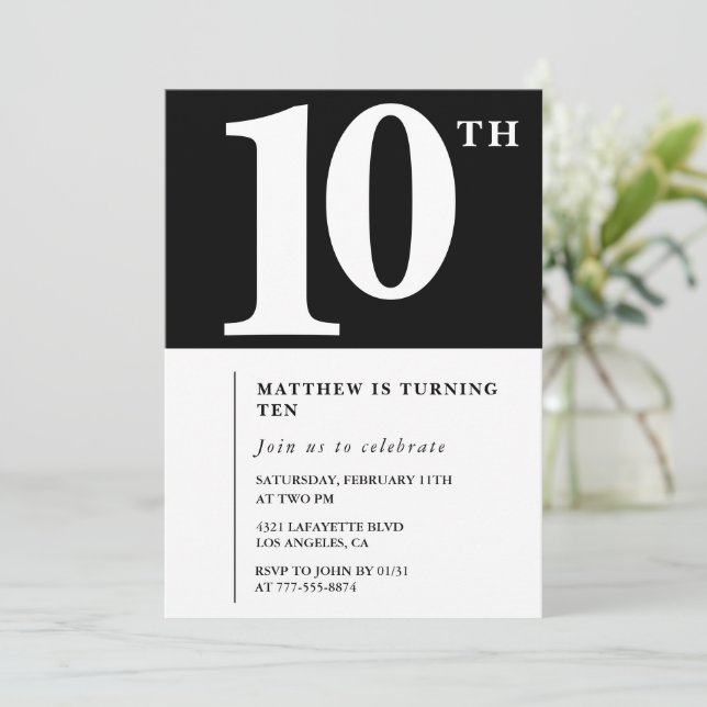 Invitation chic pour 10 ans anniversaire noir et b (Debout devant)