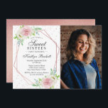 Invitation Chic Rose Gold Foil Floral Photo Sweet 16 Annivers<br><div class="desc">Célébrez dans le style avec ces invitations à fêtes de 16ème anniversaire design et très tendance en feuille d'or rose. Ce design est facile à personnaliser avec votre libellé d'événement spécial et vos invités seront ravis quand ils reçoivent ces invitations fabuleux.</div>