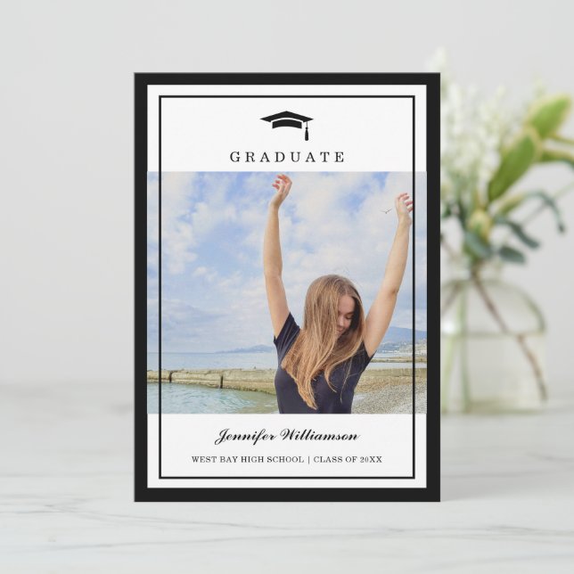 Invitation Classic noir & blanc Script Graduation Deux photos (Debout devant)
