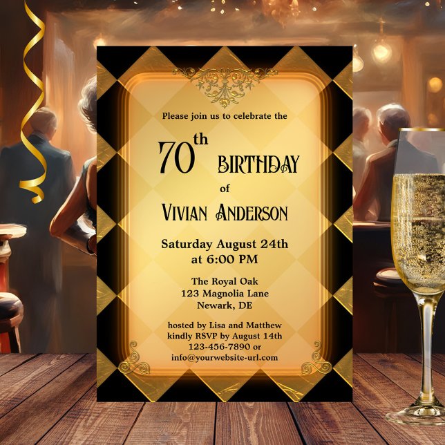 Invitation Classique Chic Gold Noir Élégant Anniversaire (Elegant adult birthday party invitation in gold and black with a checkered background)