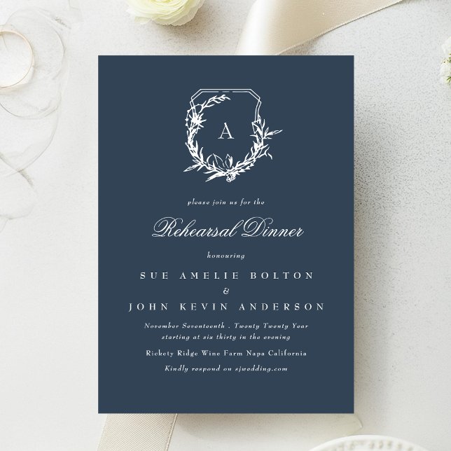 Invitation classique monogramme crête marine bleu répétition  (Créateur téléchargé)