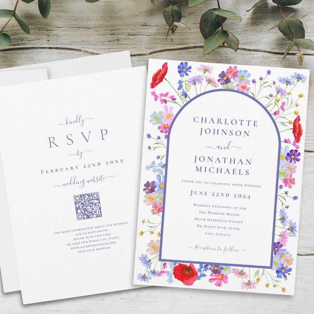 Invitation Code QR du site Web de l'arche de fleurs sauvages  (Colorful wildflower watercolor arch purple typography script wedding invitation with website qr code)