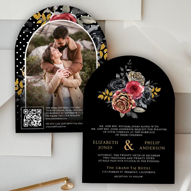 Invitation Code QR Fleurs de Roses de Bourgogne Mariage Noir (Créateur téléchargé)