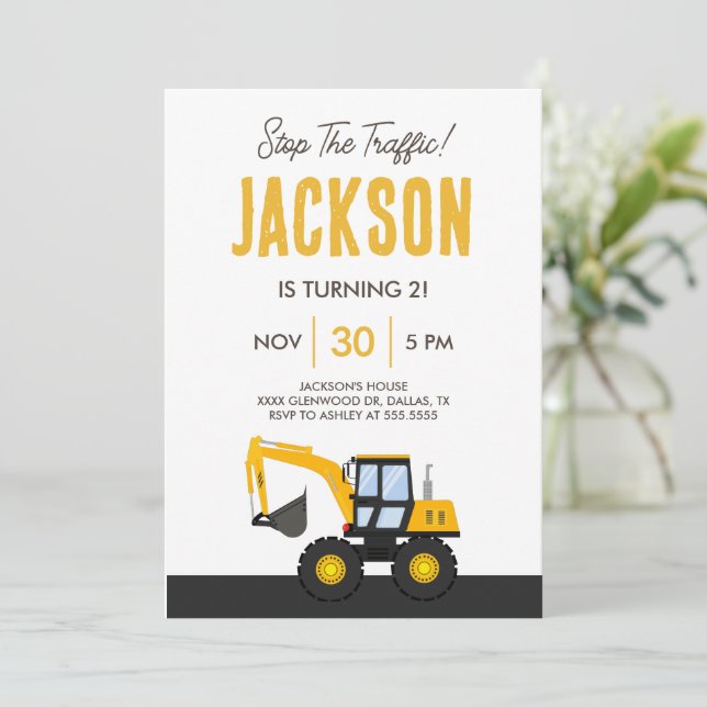 Invitation Construction Truck Birthday | Personalized Décor (Debout devant)