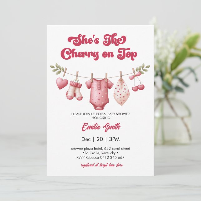 Invitation Corde à linge Cherry on Top Baby Shower (Debout devant)